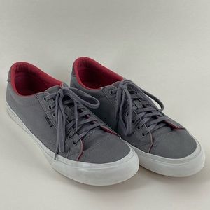VANS Court (Canvas) Tornado/Crimson
Men's Classic Skate Shoes